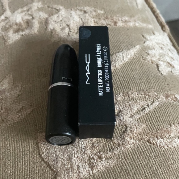 MAC matte lipstick Brand New - Picture 2 of 3